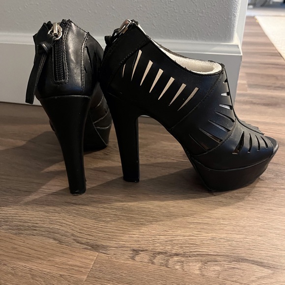 Leather Heels - Picture 2 of 3